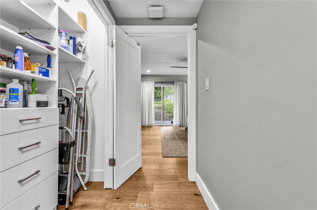 407 W Orange Grove Avenue