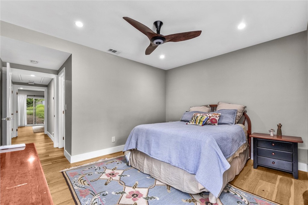 407 W Orange Grove Avenue