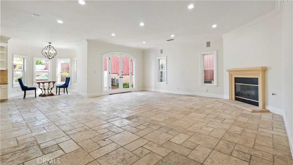 5128 Avenida Hacienda