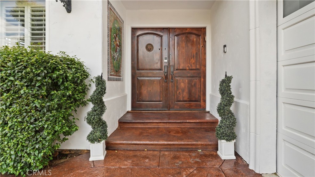 5128 Avenida Hacienda