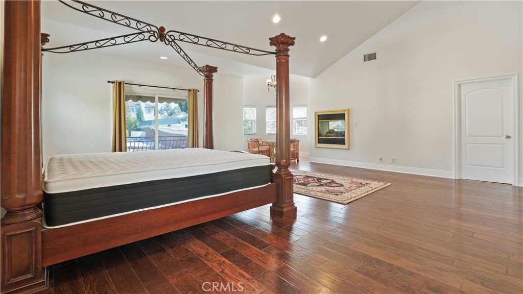 5128 Avenida Hacienda