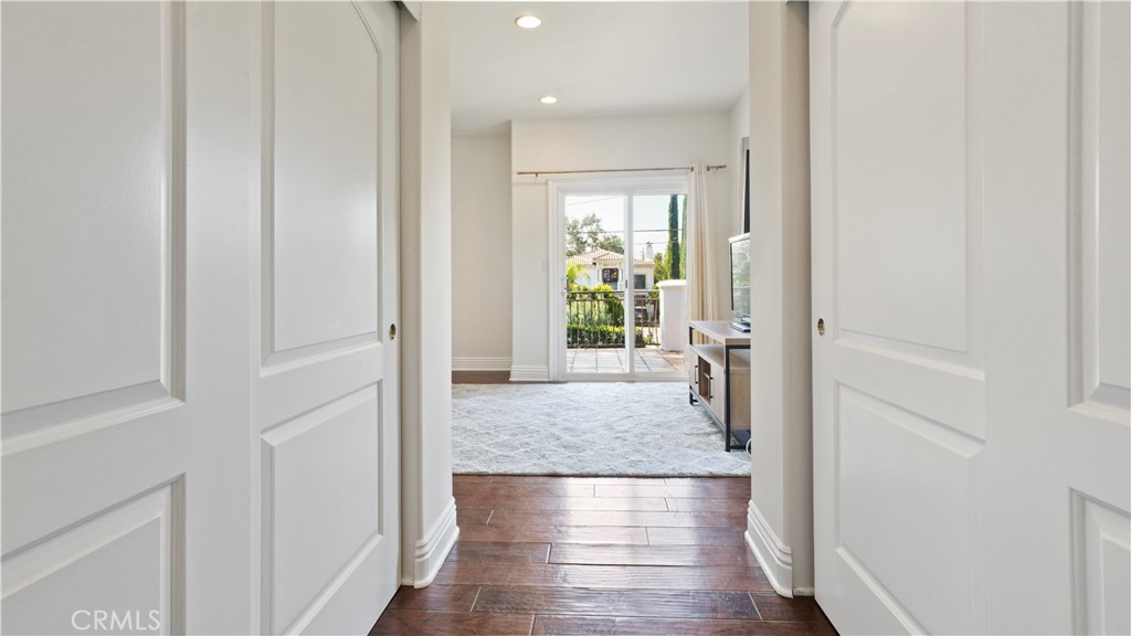 5128 Avenida Hacienda