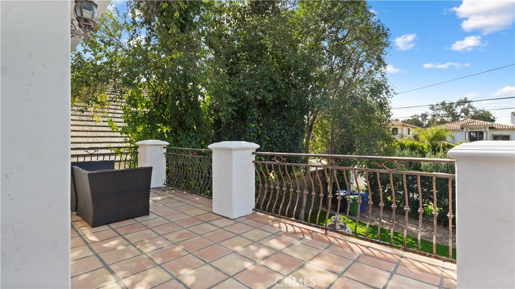 5128 Avenida Hacienda