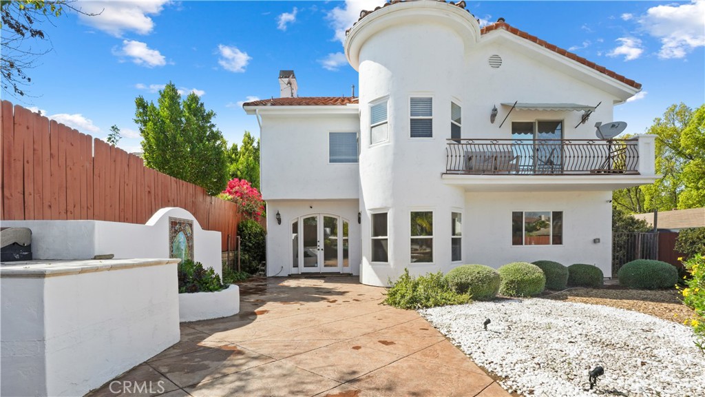 5128 Avenida Hacienda