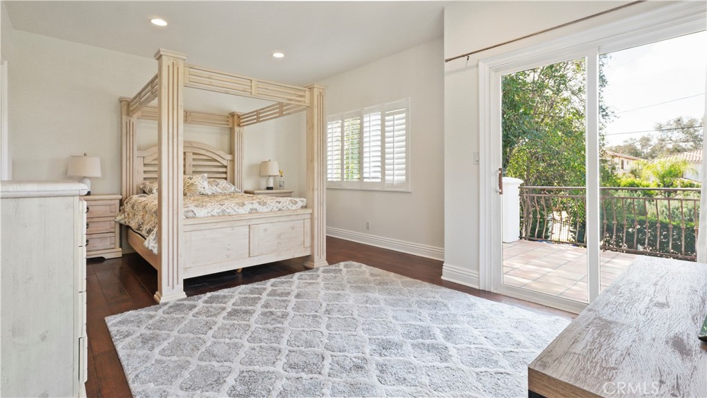 5128 Avenida Hacienda