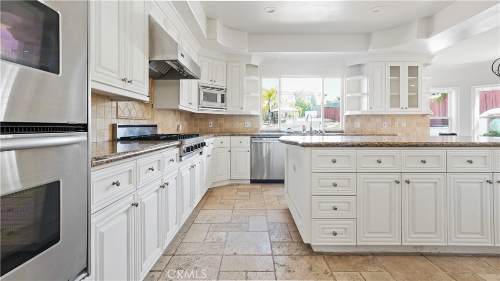 5128 Avenida Hacienda