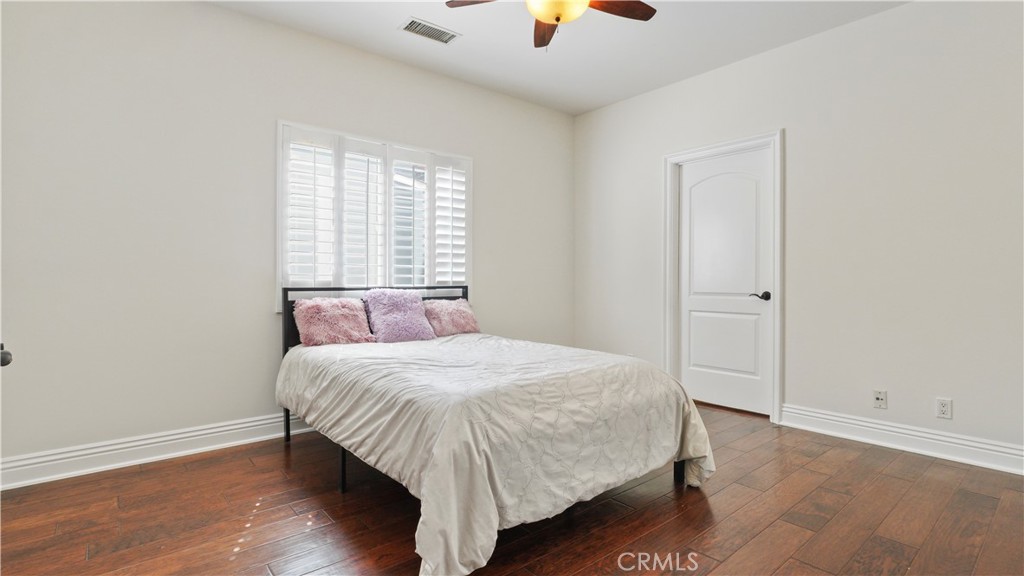 5128 Avenida Hacienda
