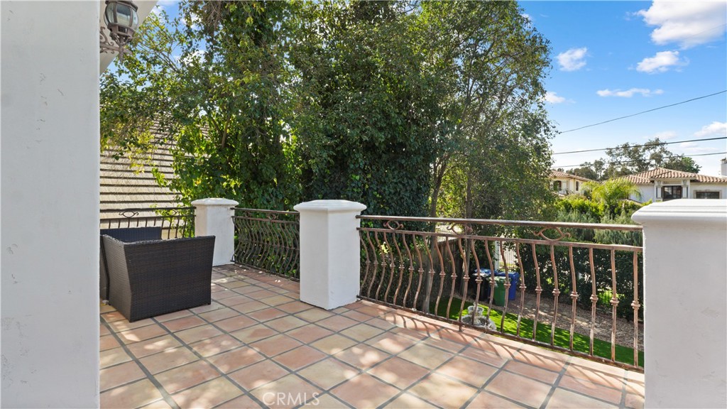 5128 Avenida Hacienda