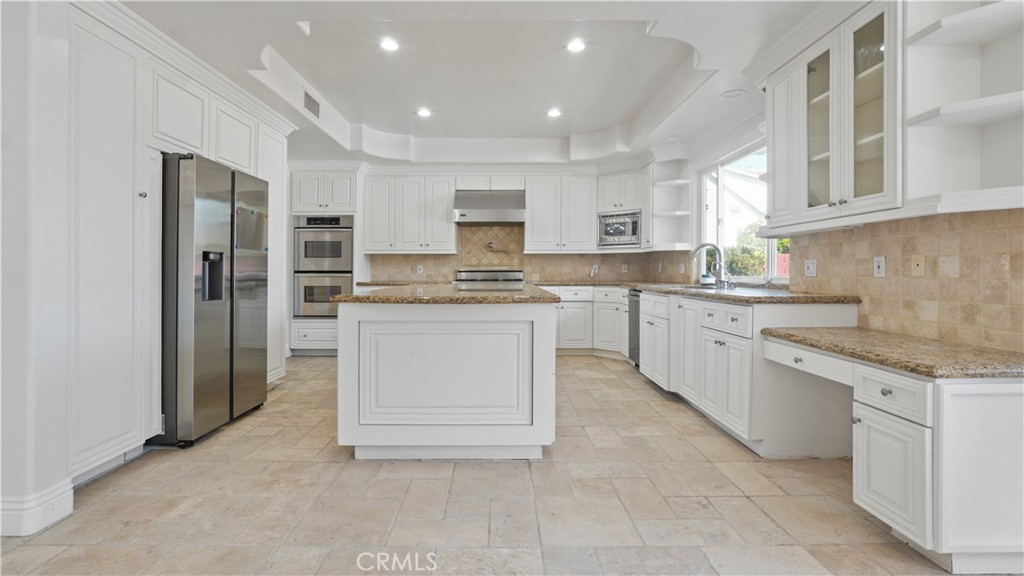 5128 Avenida Hacienda