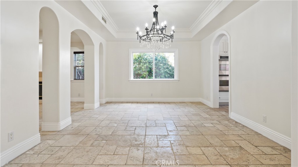 5128 Avenida Hacienda