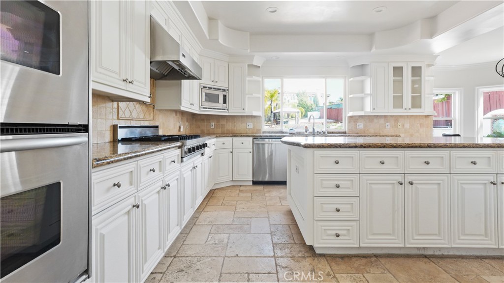 5128 Avenida Hacienda