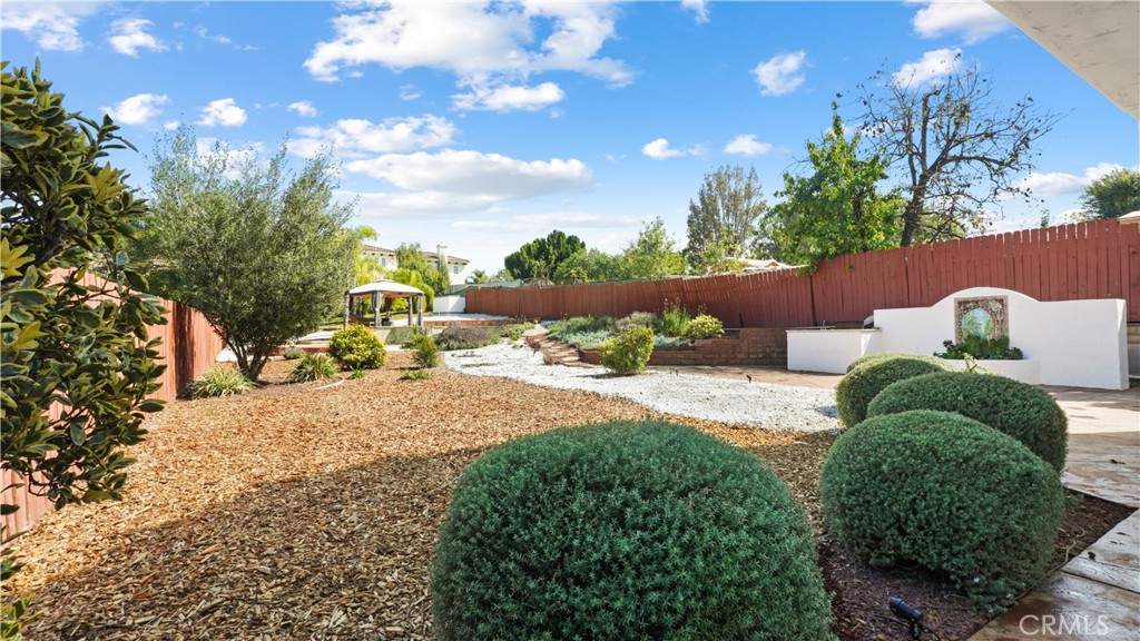 5128 Avenida Hacienda