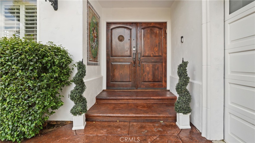 5128 Avenida Hacienda