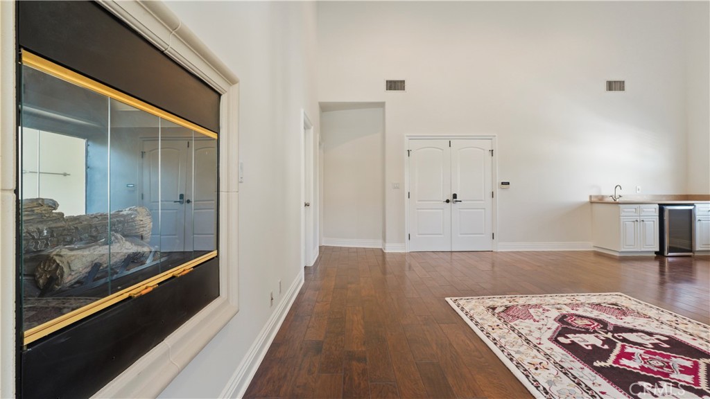 5128 Avenida Hacienda