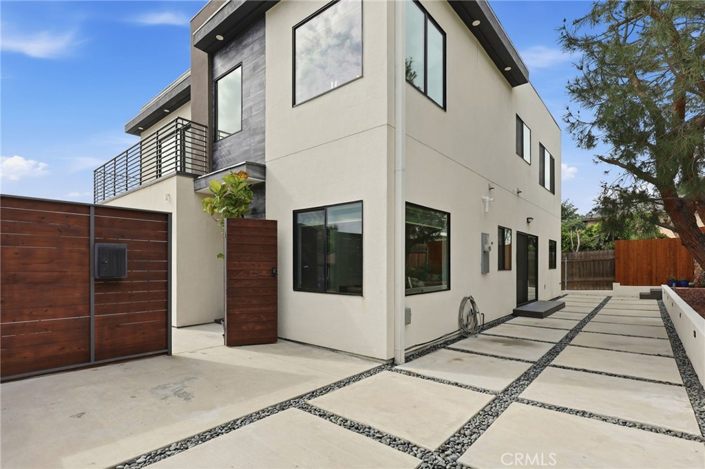 2434 Prospect