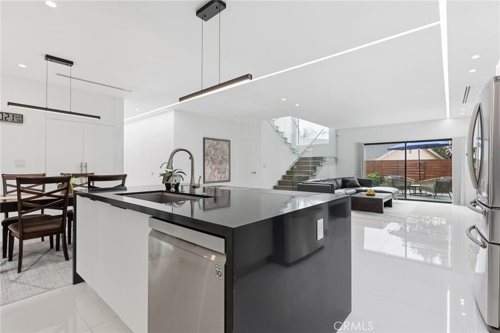 2434 Prospect