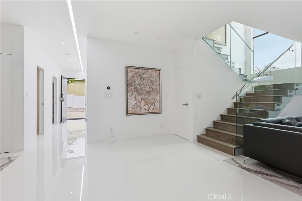 2434 Prospect