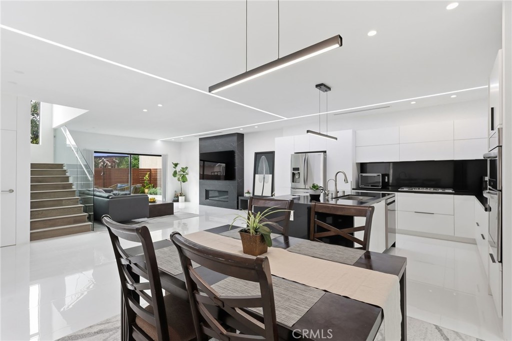2434 Prospect
