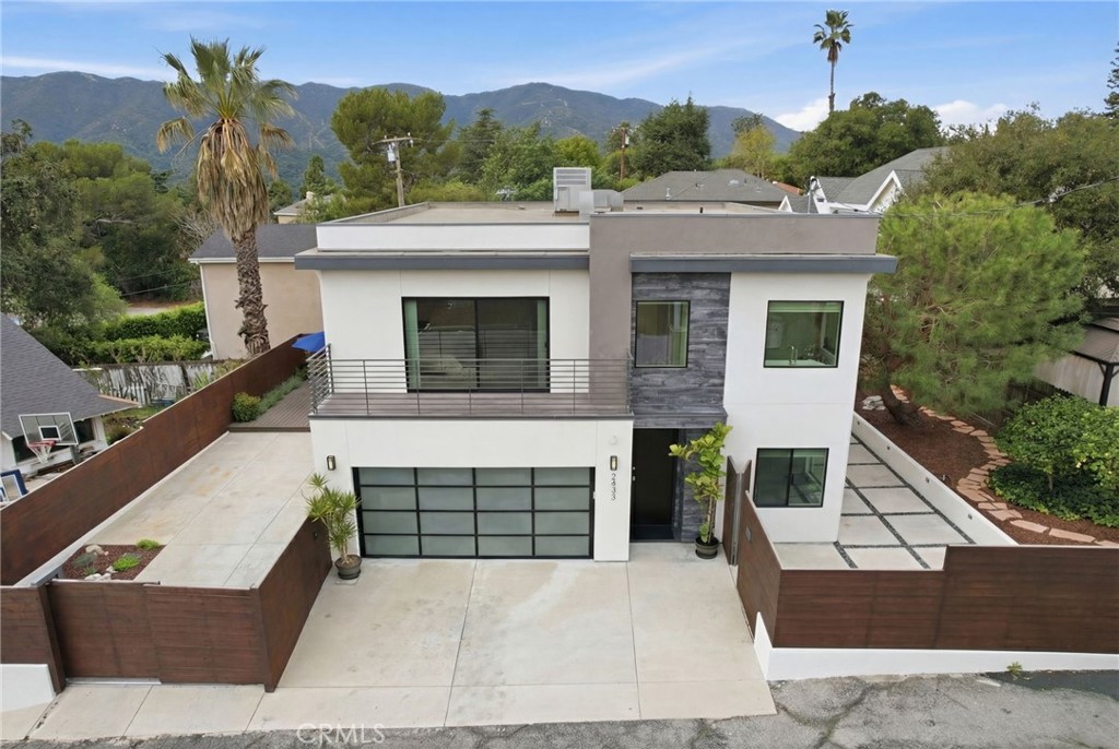 2434 Prospect
