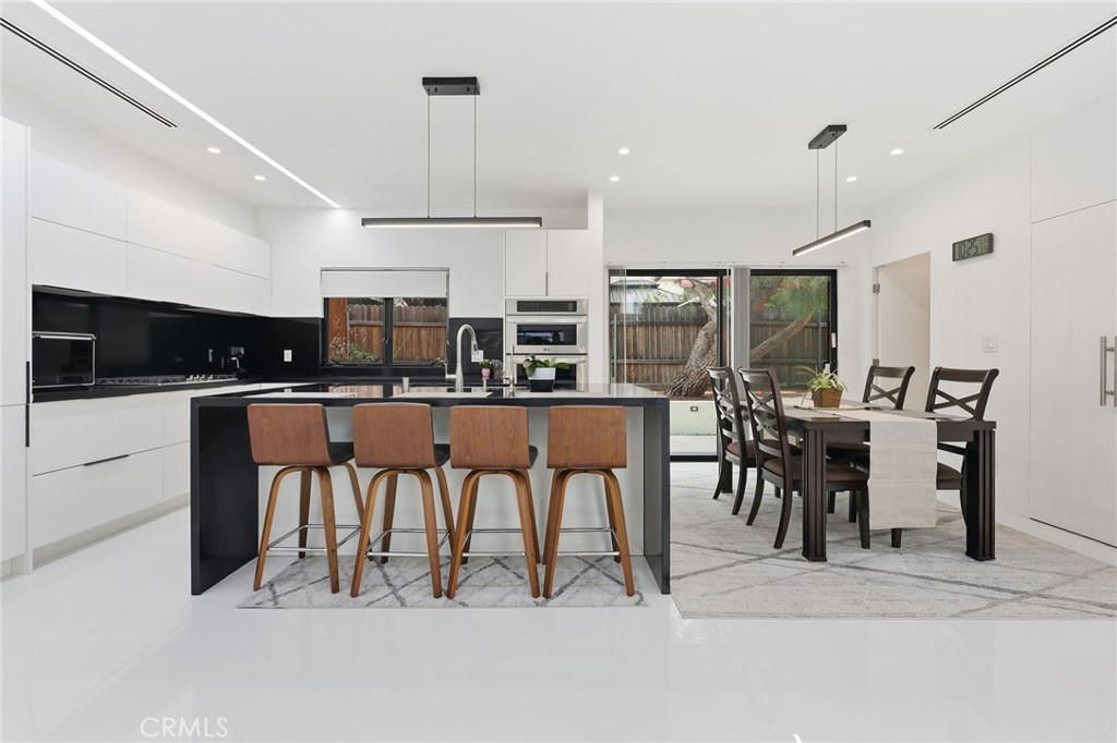 2434 Prospect