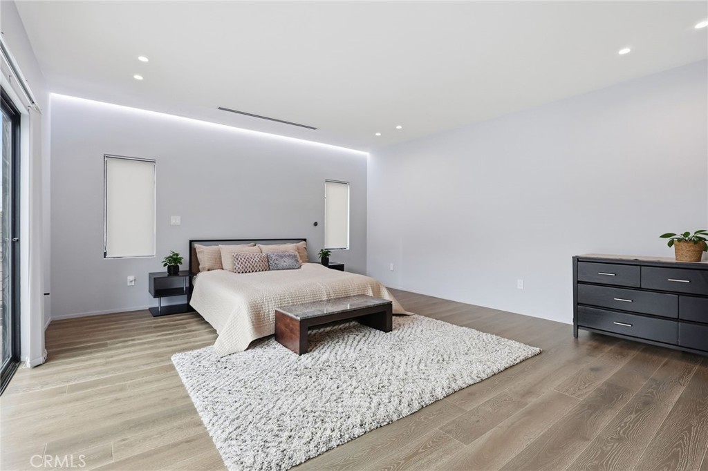 2434 Prospect