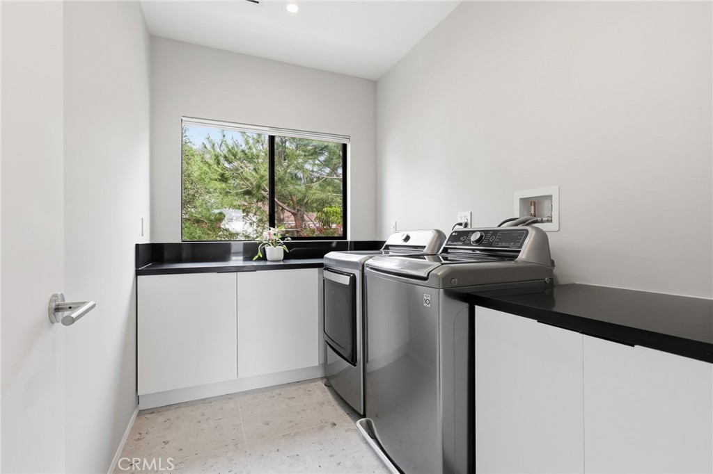 2434 Prospect