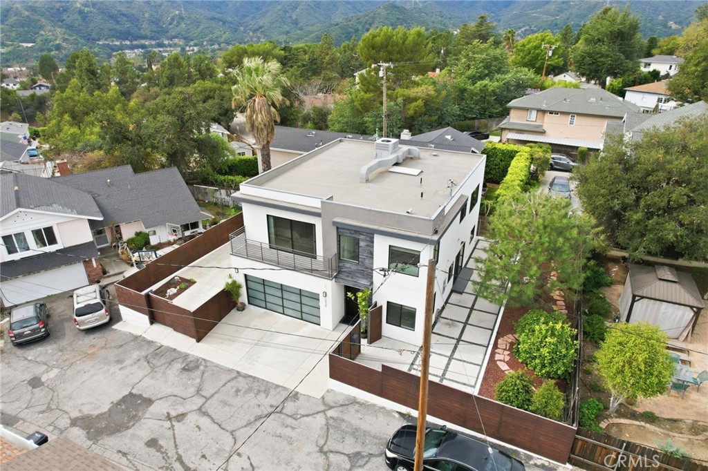 2434 Prospect