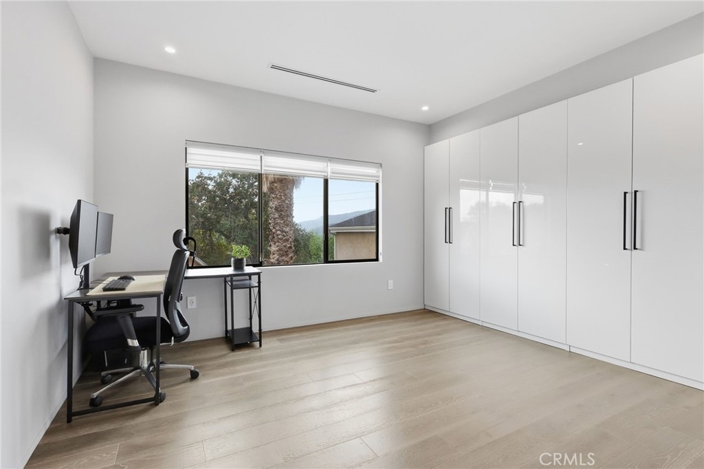 2434 Prospect