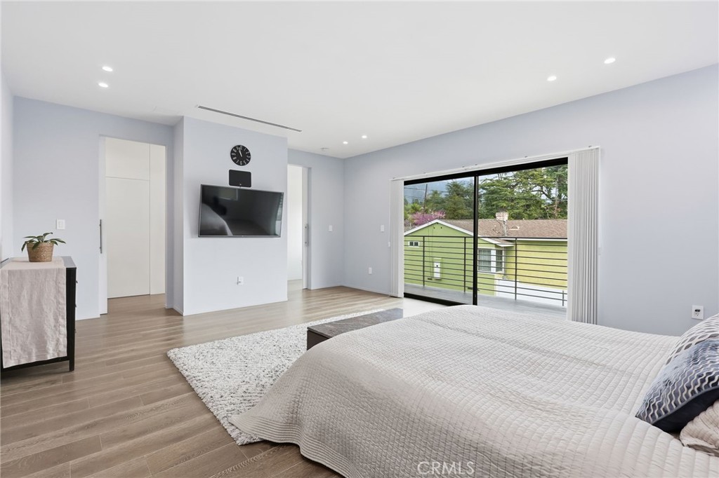 2434 Prospect