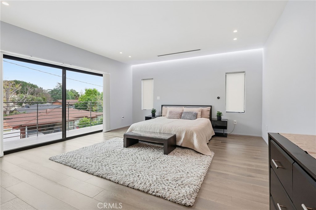 2434 Prospect