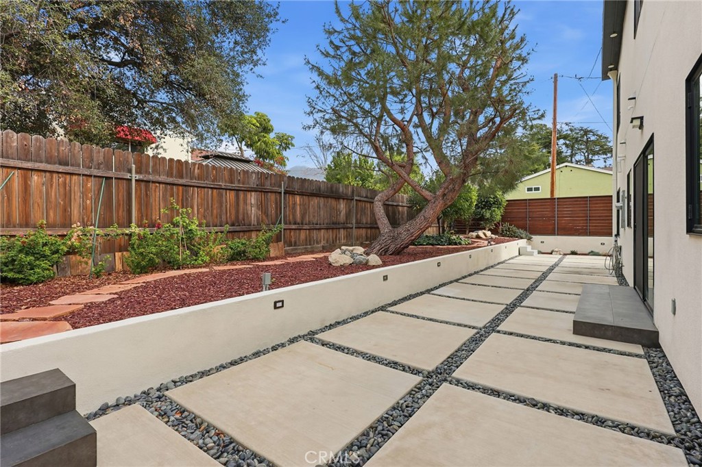 2434 Prospect