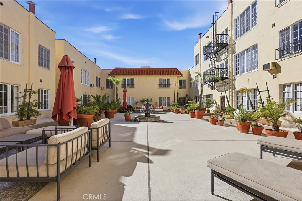 1345 N Hayworth 2