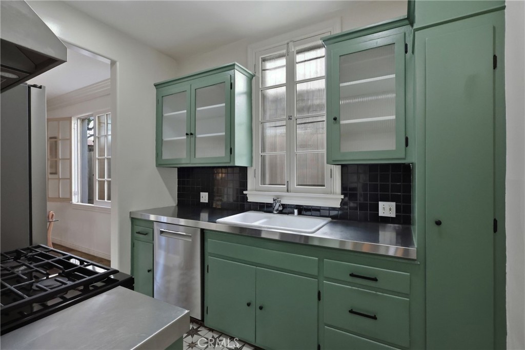 1345 N Hayworth 2