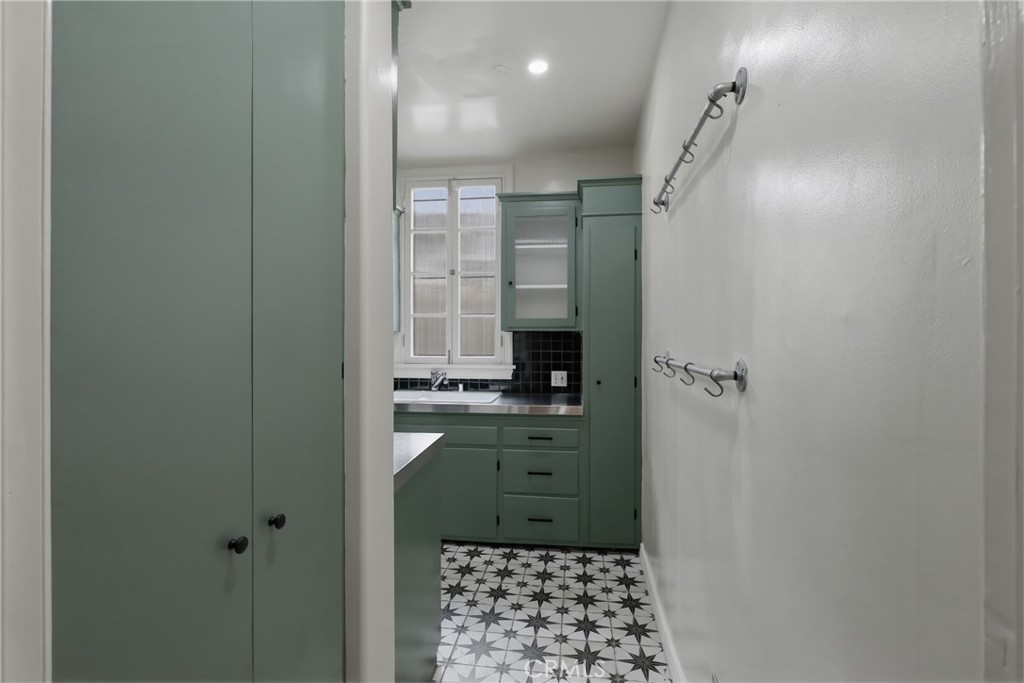 1345 N Hayworth 2