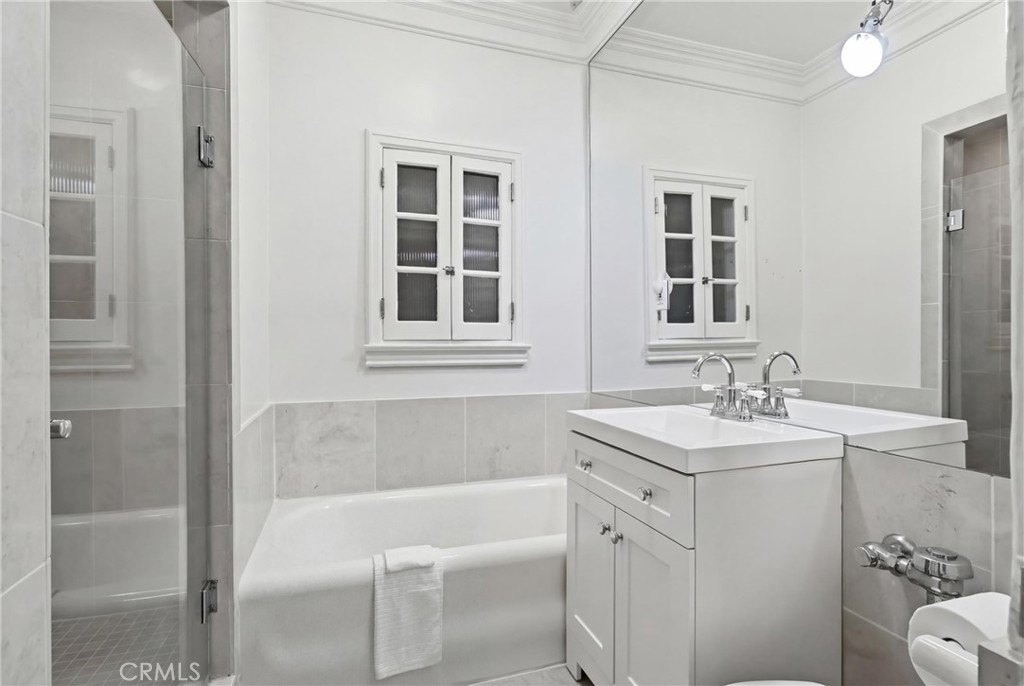 1345 N Hayworth 2