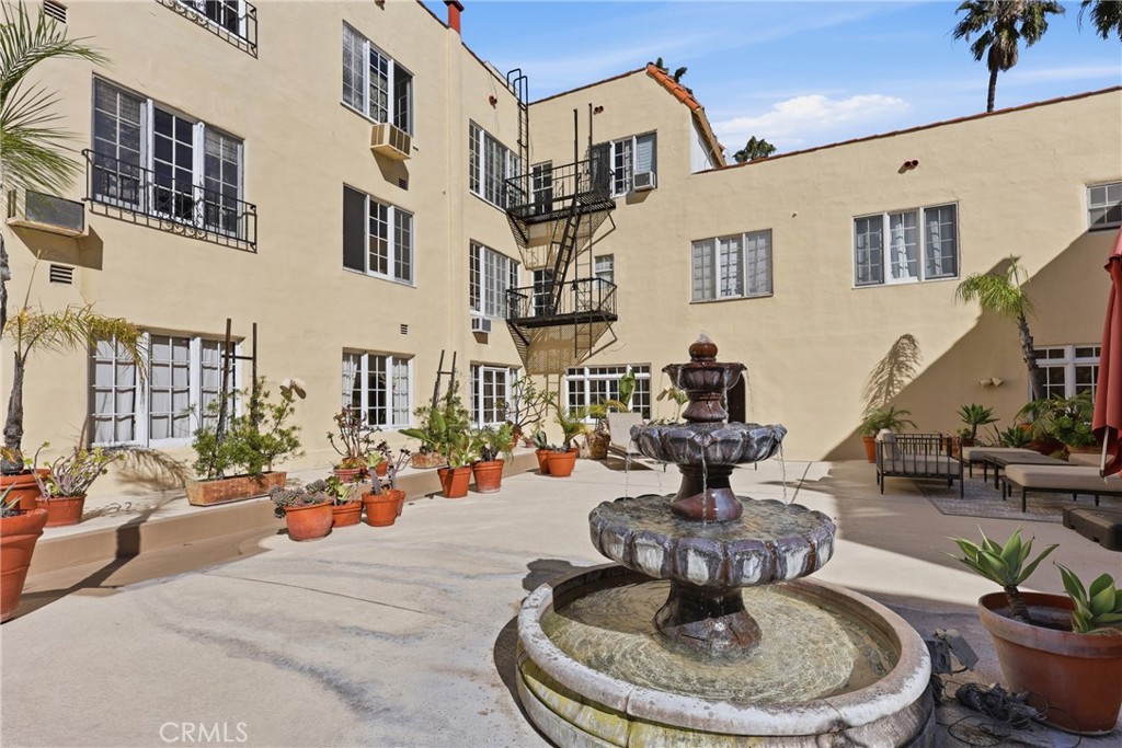 1345 N Hayworth 2