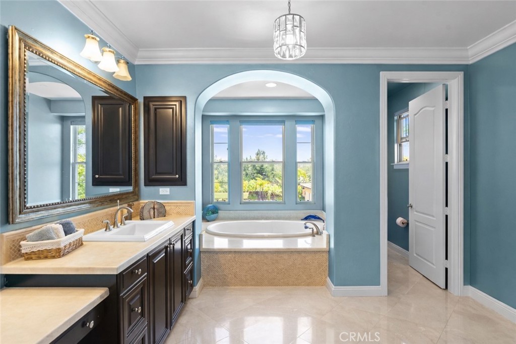 15020 Applewood Court