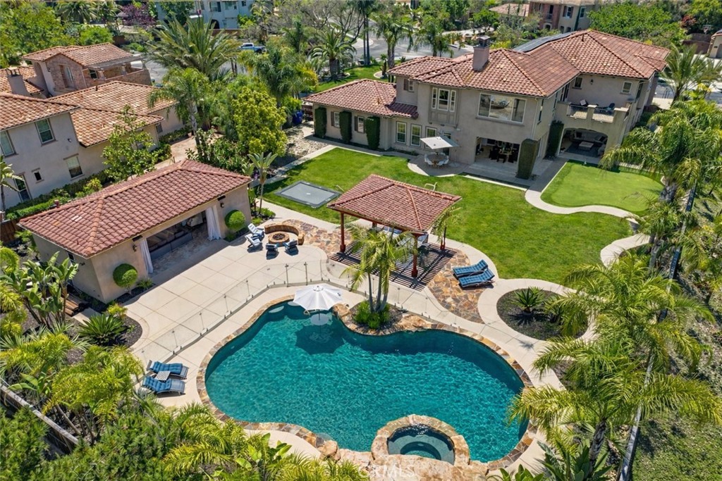 15020 Applewood Court