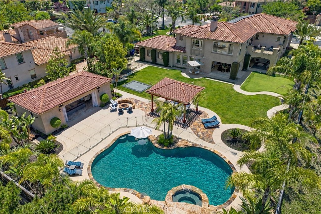 15020 Applewood Court