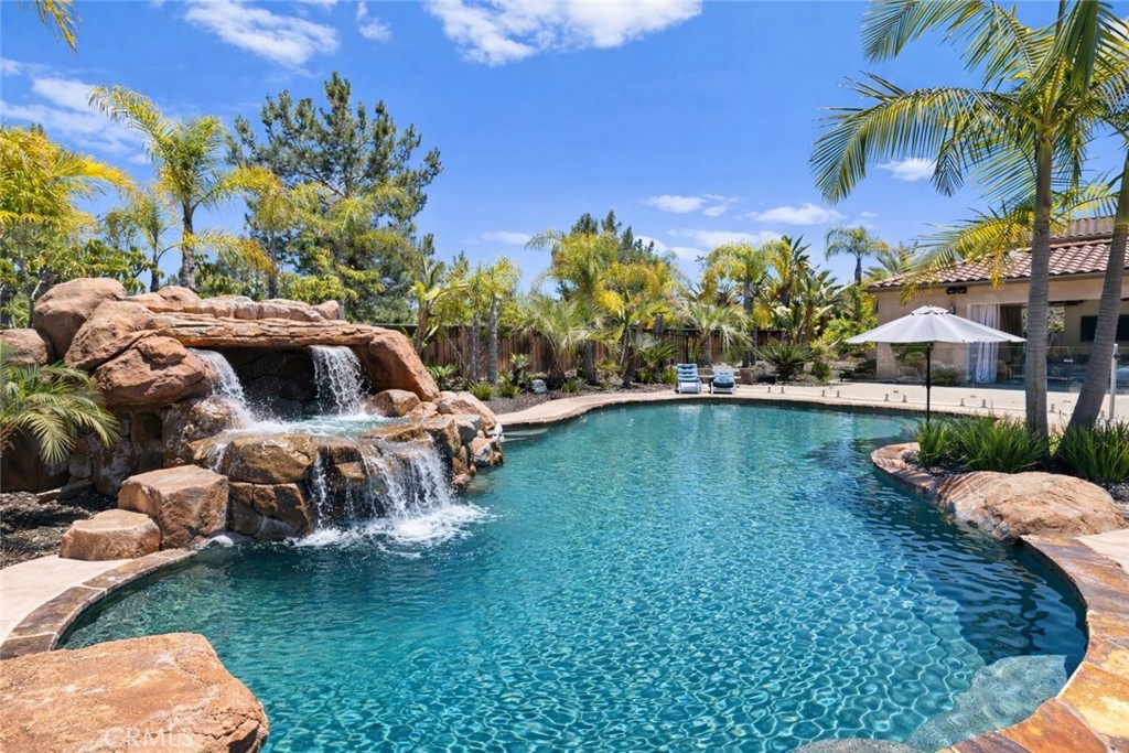 15020 Applewood Court