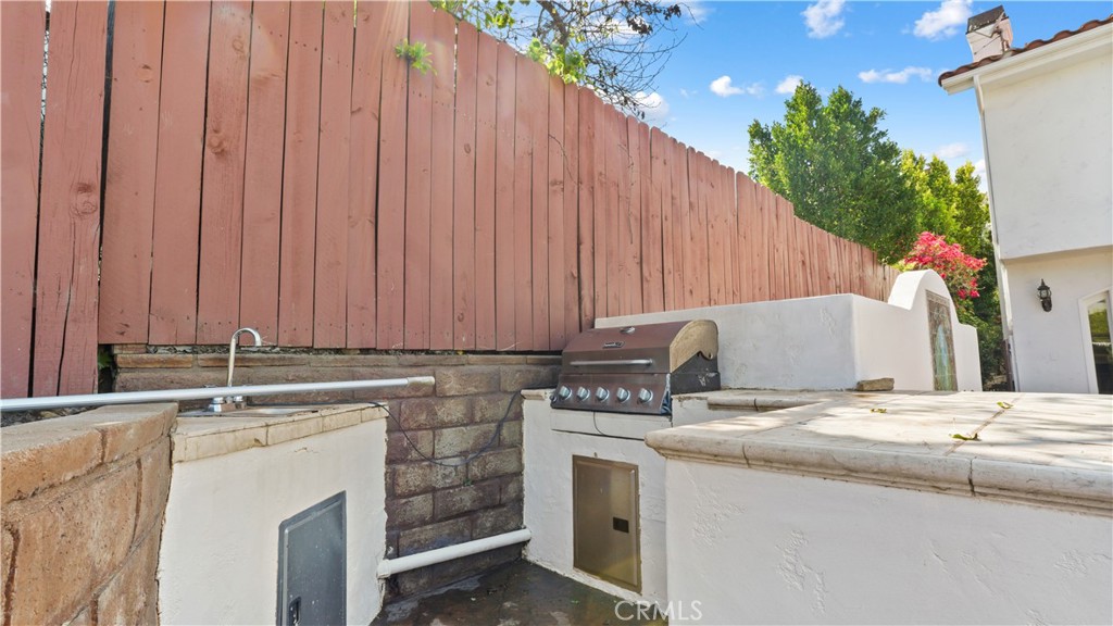 5128 Avenida Hacienda