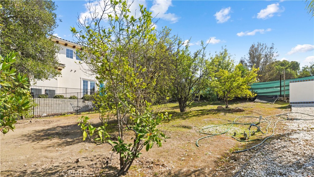 5128 Avenida Hacienda