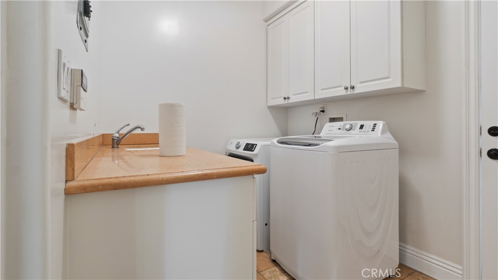 5128 Avenida Hacienda