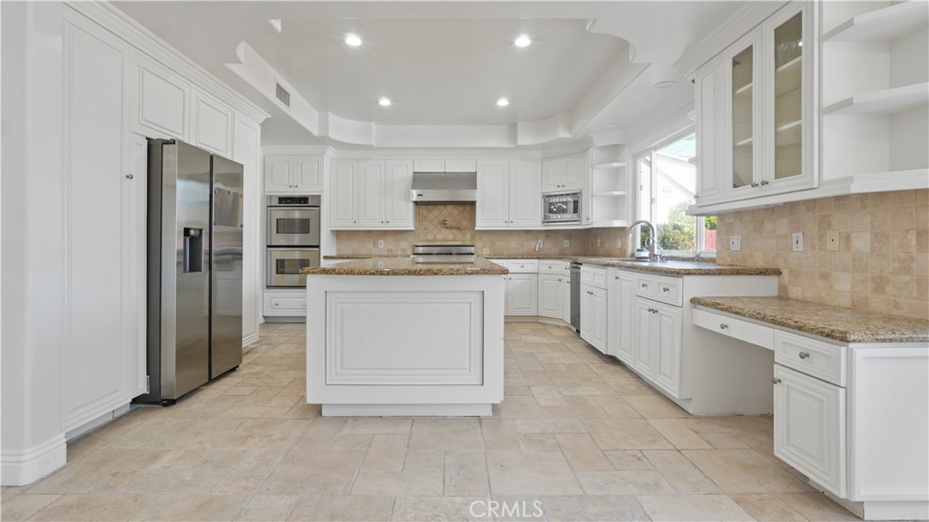 5128 Avenida Hacienda