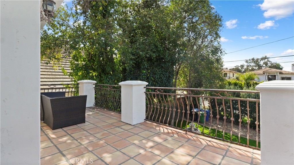 5128 Avenida Hacienda