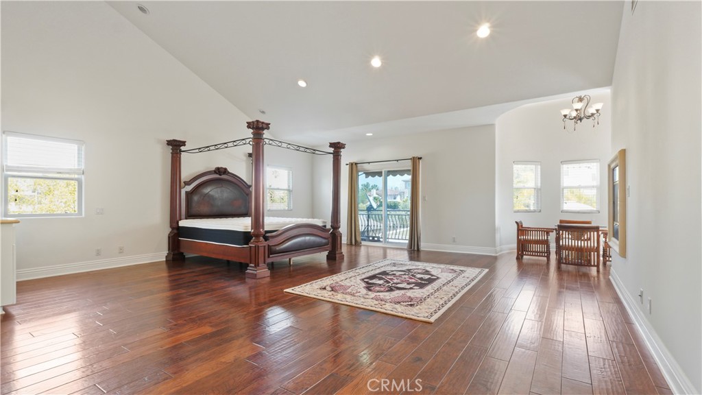 5128 Avenida Hacienda