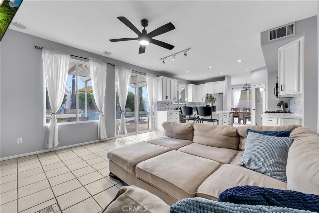 24550 Avenida Arconte