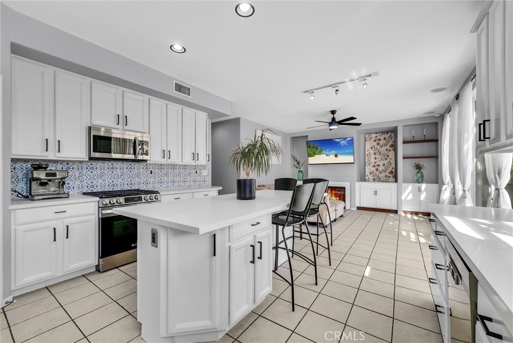 24550 Avenida Arconte