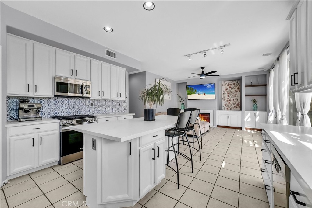 24550 Avenida Arconte
