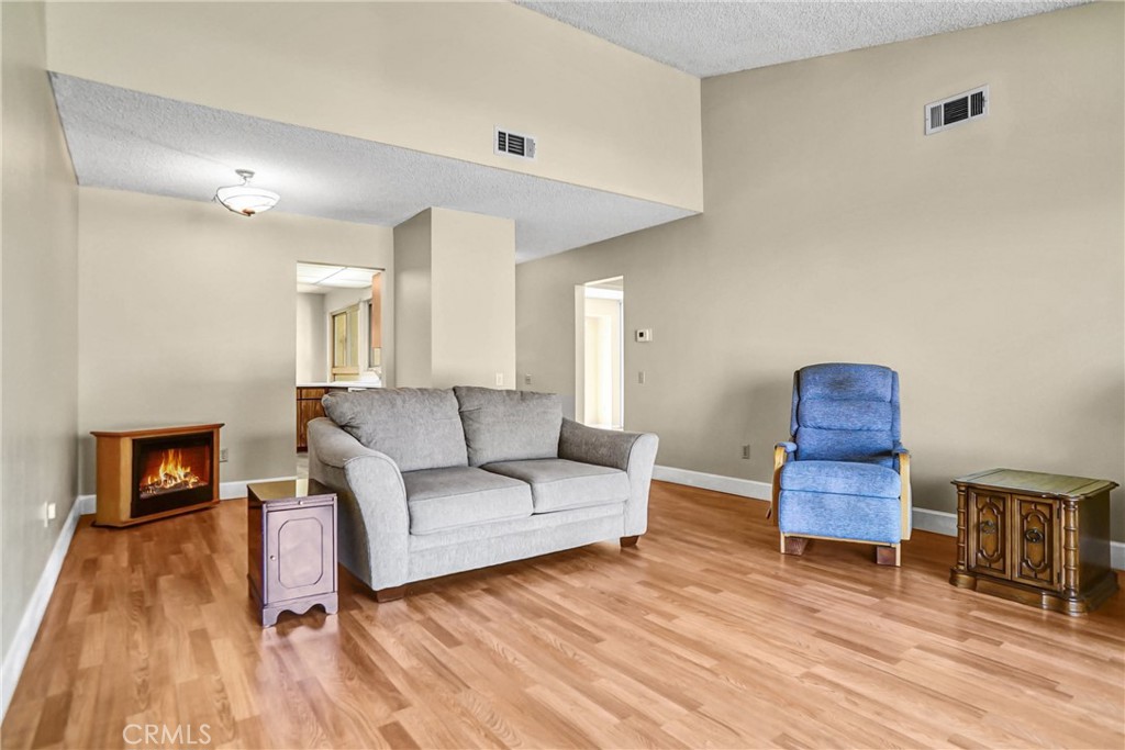 25124 Village 25